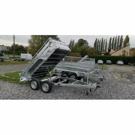 Benne 1500 kg poids total autorisé – pompe à main roues extérieures